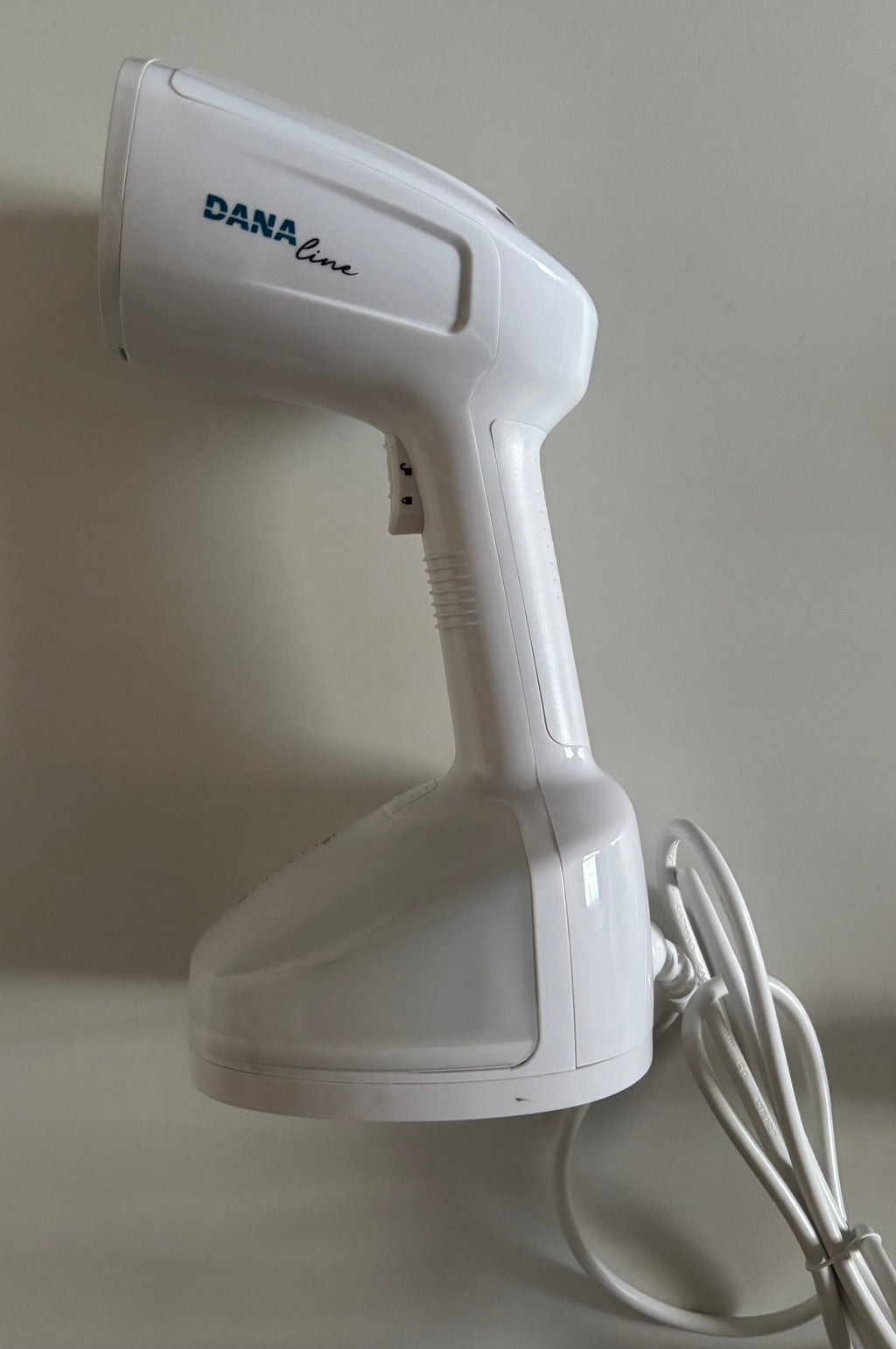 Défroisseur Vapeur 1500 W – Dana Line