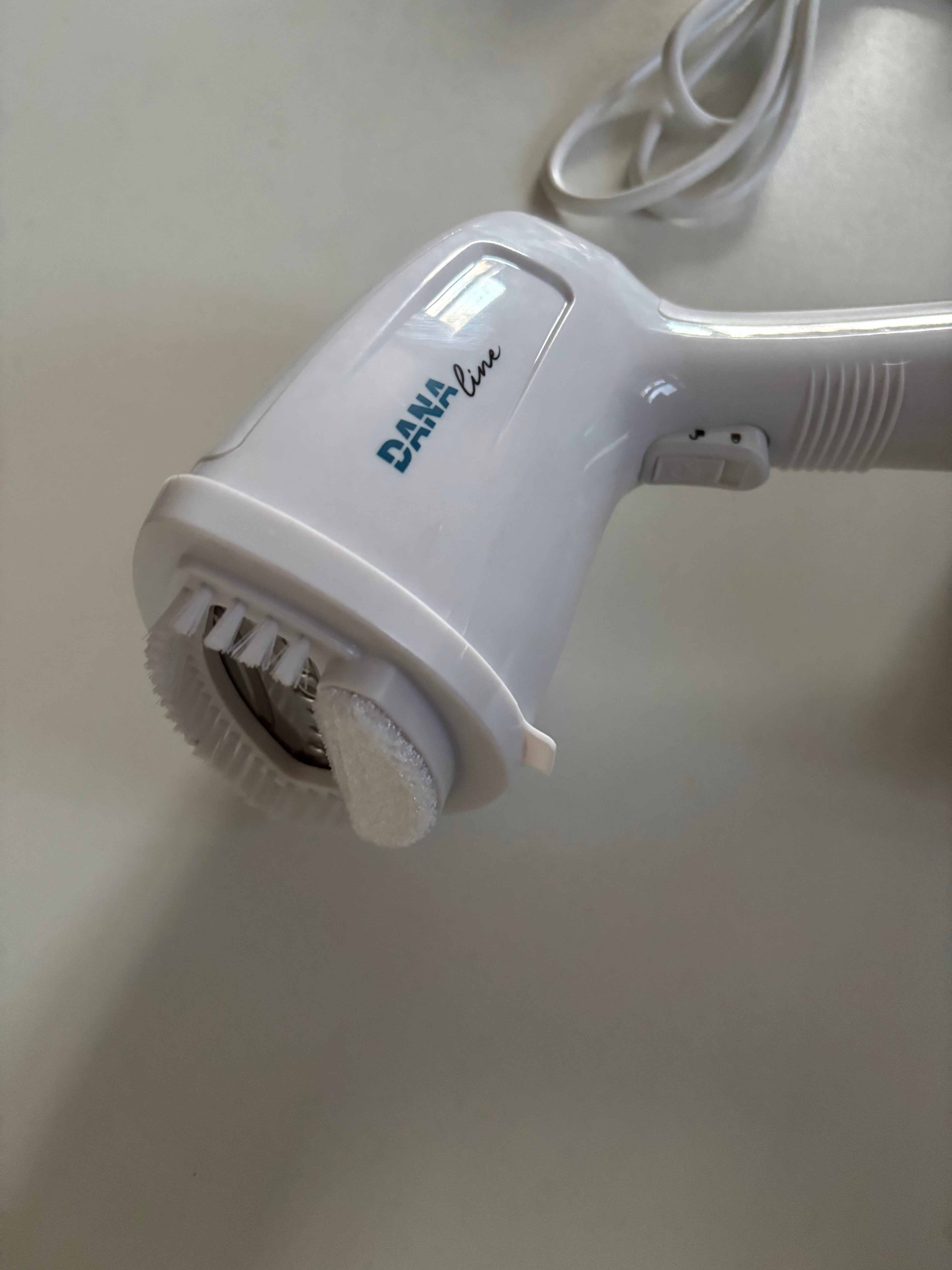 Défroisseur Vapeur 1500 W – Dana Line